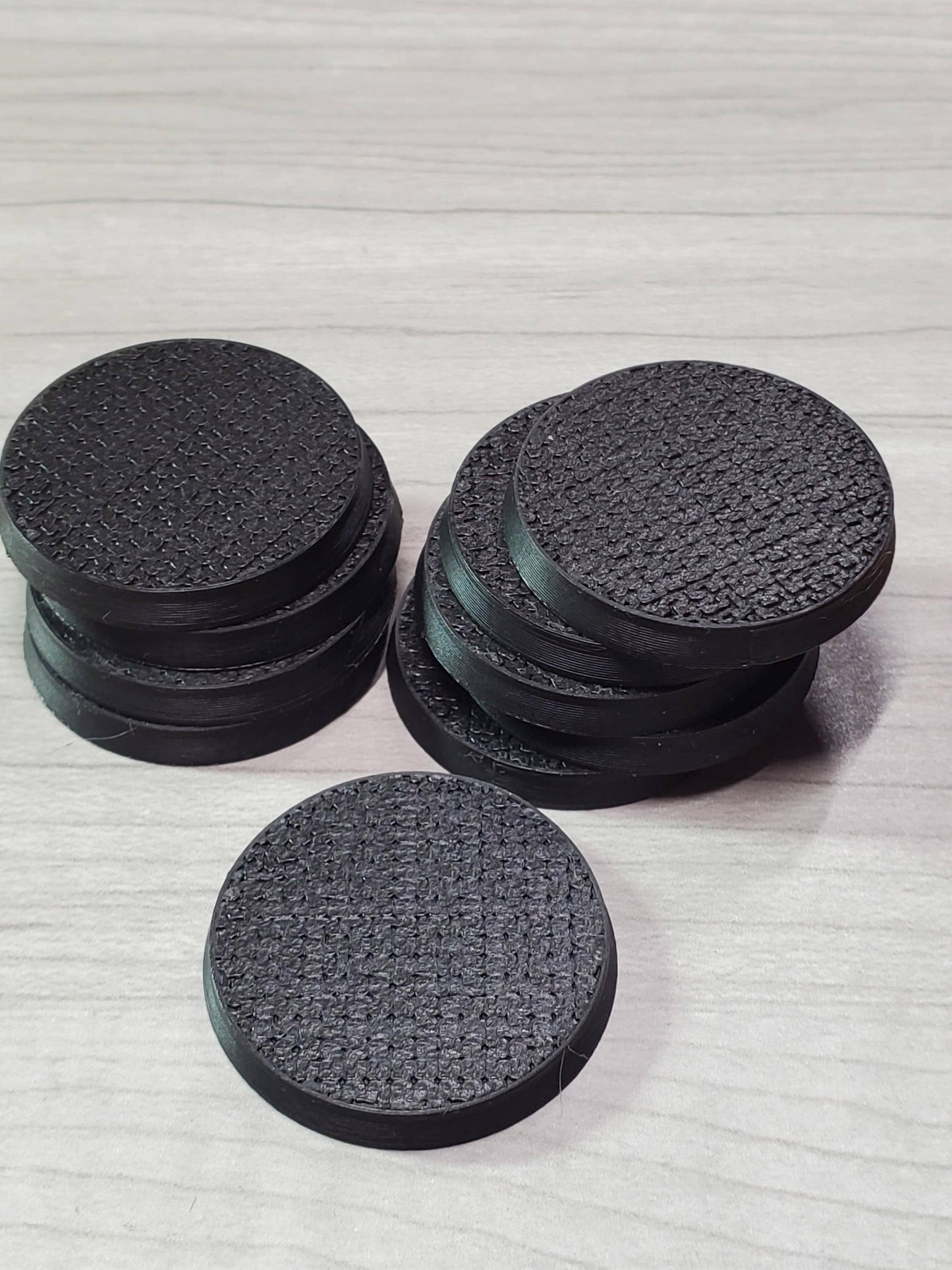 Round Generic Solid Bases in 25mm, 28mm, 32mm, 40mm, 50mm and 65mm