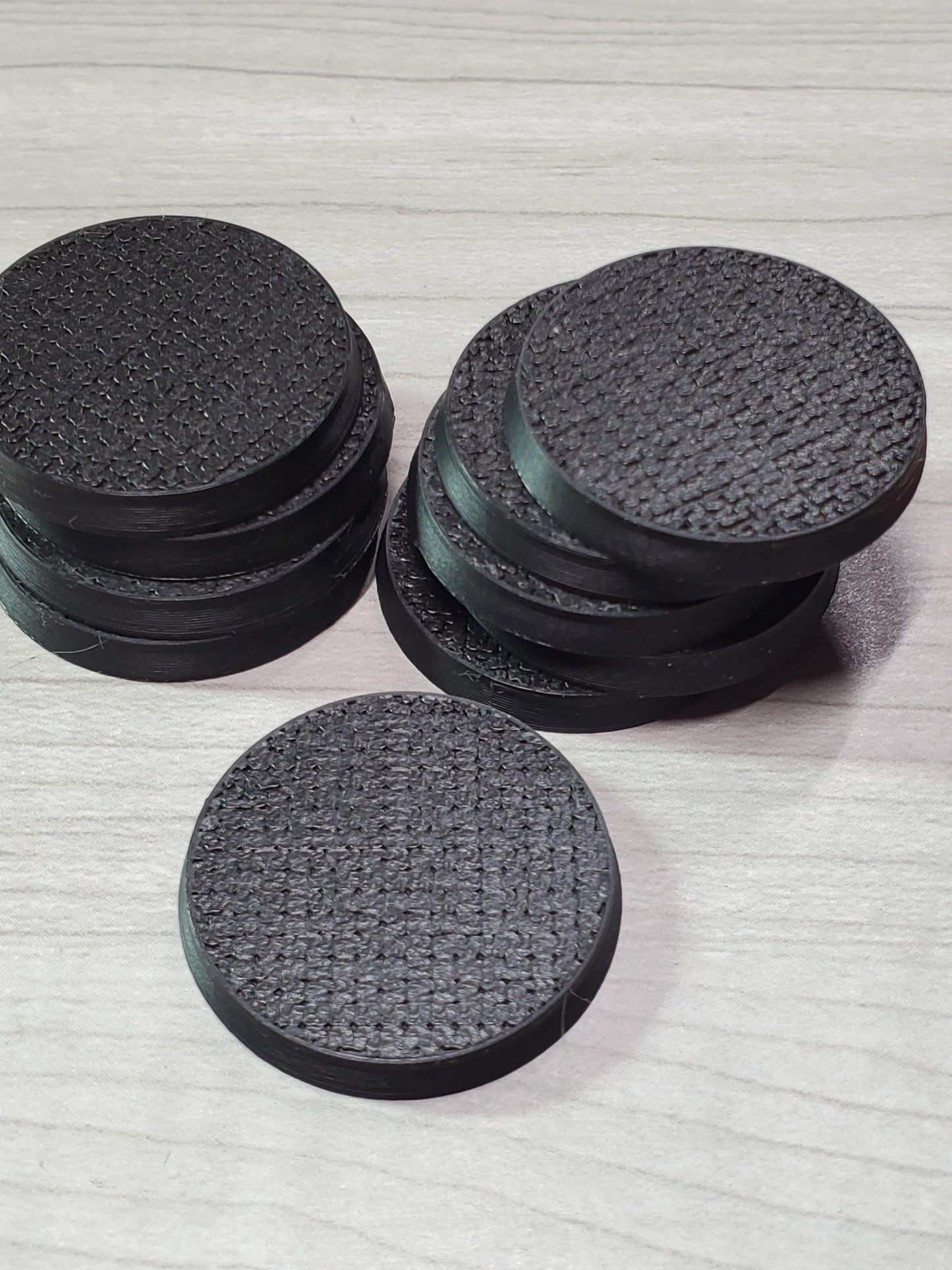 Round Generic Solid Bases in 25mm, 28mm, 32mm, 40mm, 50mm and 65mm