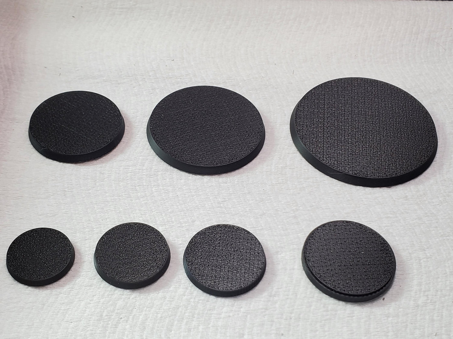 Round Generic Solid Bases in 25mm, 28mm, 32mm, 40mm, 50mm and 65mm