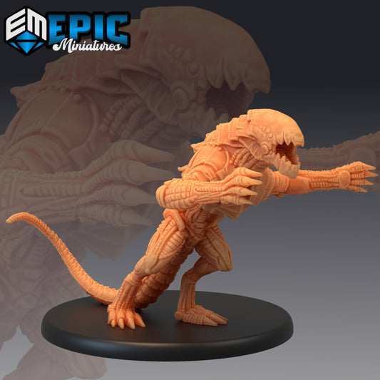 Hound of Tindalos Attacking | DnD Miniatures | Tabletop Gaming Miniature | Fantasy-War Games